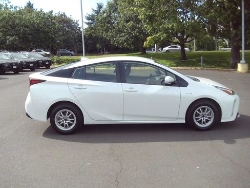 Used 2020 Toyota Prius XLE w/ Advanced Technology Package AWD/4WD image 6