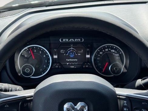 Used 2025 RAM 2500 Big Horn AWD/4WD image 30