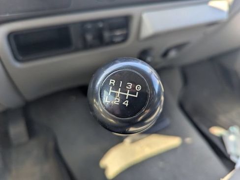 Used 2006 Ford F250 XLT AWD/4WD image 15