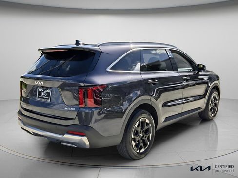 Certified 2025 Kia Sorento S w/ Panoramic Sunroof Package FWD image 7