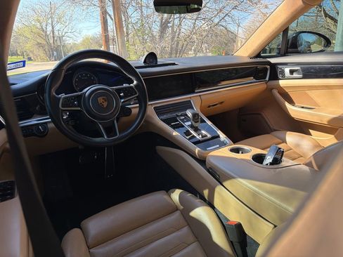 Used 2018 Porsche Panamera Turbo image 15