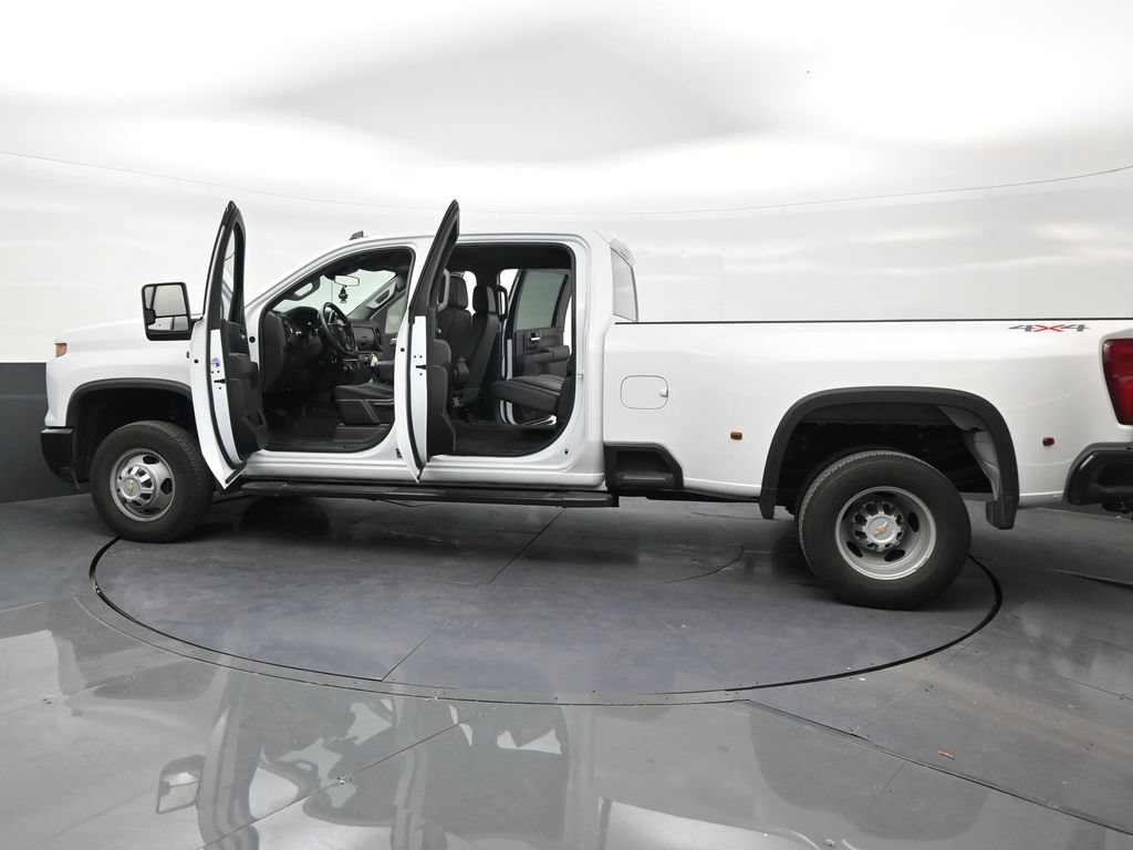 Used 2025 Chevrolet Silverado 3500 W/T AWD/4WD image 29