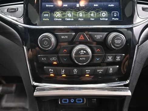 Used 2020 Jeep Grand Cherokee Altitude AWD/4WD image 27