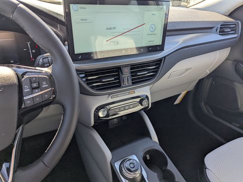 New 2026 Ford Escape SE image 10