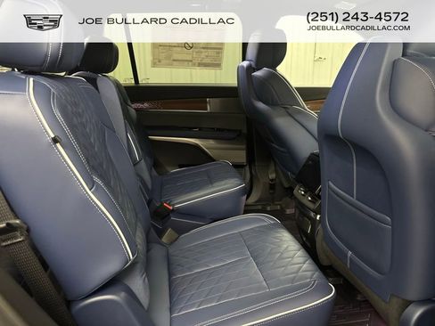 New 2026 Cadillac Vistiq Premium Luxury w/ LPO, Floor Liner Package image 21