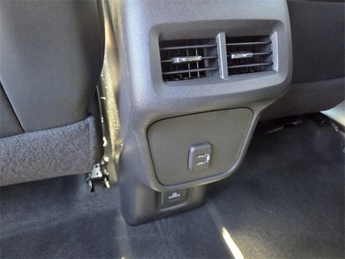 Certified 2022 Chevrolet Equinox RS w/ Infotainment Package image 17