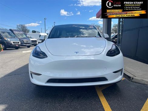 Used 2023 Tesla Model Y Long Range image 2