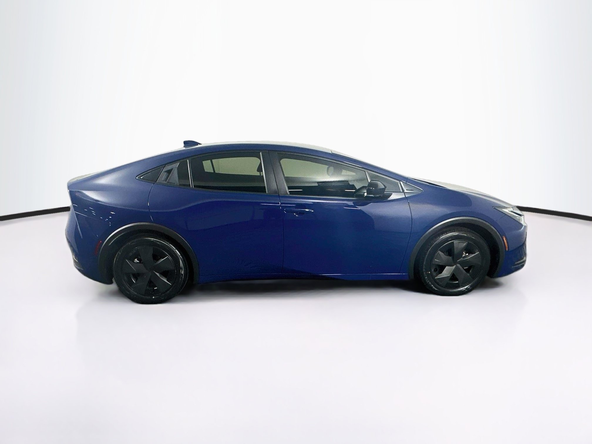 Used 2024 Toyota Prius LE FWD image 10