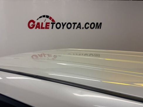 Used 2022 Toyota Highlander LE image 4