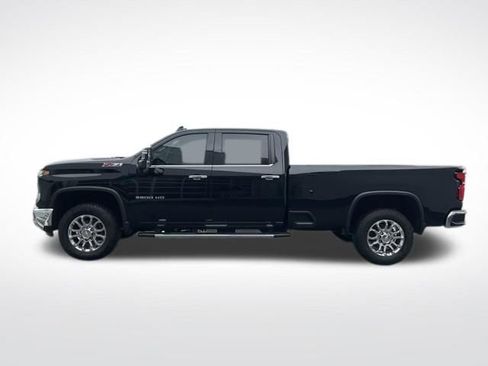 Used 2025 Chevrolet Silverado 3500 LTZ image 4