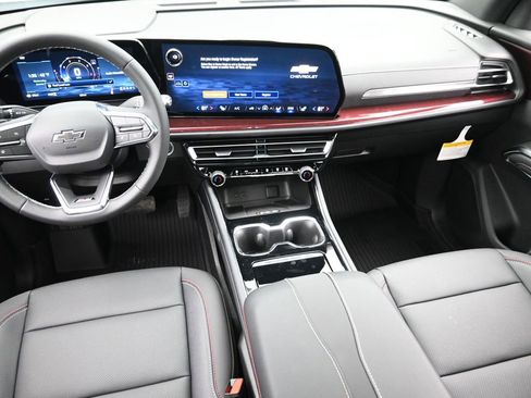 New 2026 Chevrolet Traverse Z71 w/ Driver Confidence Package image 17