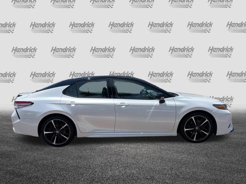 Used 2018 Toyota Camry XSE FWD image 11