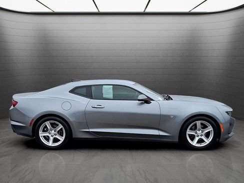 Used 2019 Chevrolet Camaro LT w/ Technology Package image 5