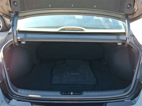 Used 2024 Hyundai Elantra SEL image 31