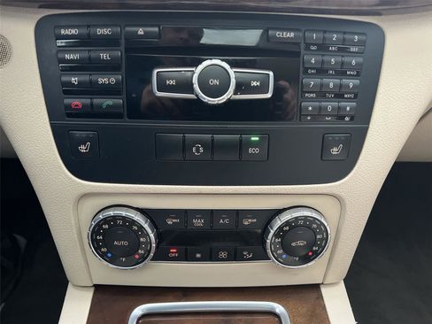 Used 2015 Mercedes-Benz GLK 350 2WD image 23