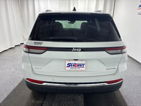 Used 2025 Jeep Grand Cherokee Limited image 5