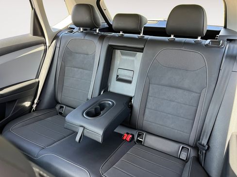 Certified 2022 Volkswagen Taos SE AWD/4WD image 14