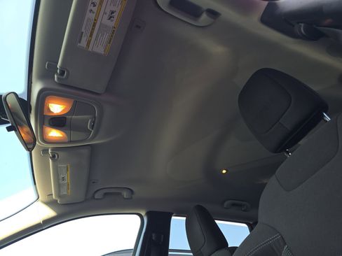 Used 2019 Jeep Cherokee Latitude w/ Popular Appearance Group image 13