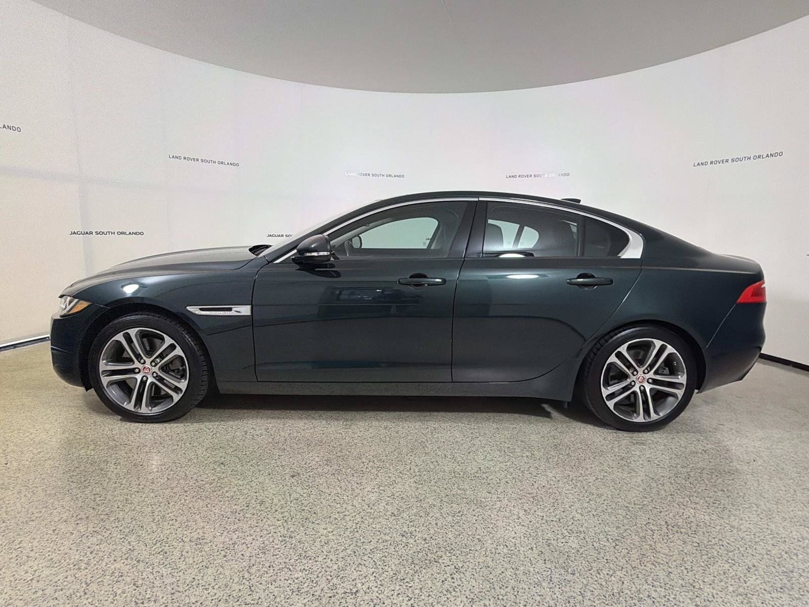 Used 2017 Jaguar XE Premium AWD/4WD image 2