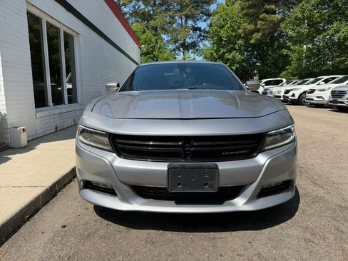Used 2018 Dodge Charger SXT Plus RWD image 3