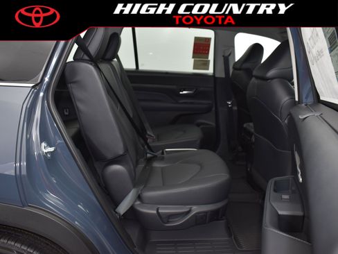 New 2026 Toyota Grand Highlander XLE image 8