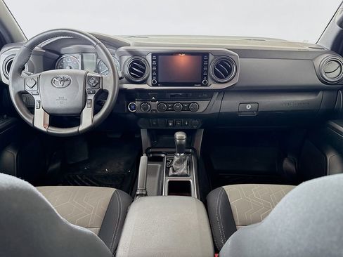 Certified 2021 Toyota Tacoma TRD Off-Road AWD/4WD image 3