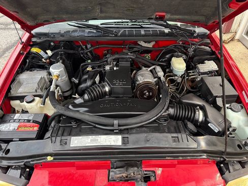 Used 2000 GMC Sonoma SLS w/ SLS Super Spec Pkg 2 RWD image 35