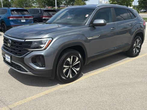 Used 2024 Volkswagen Atlas Cross Sport SE AWD/4WD image 3