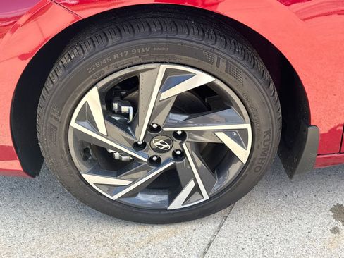 Certified 2025 Hyundai Elantra Sport image 11