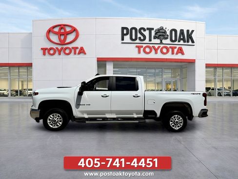 Used 2025 Chevrolet Silverado 2500 LT w/ Convenience Package AWD/4WD image 4