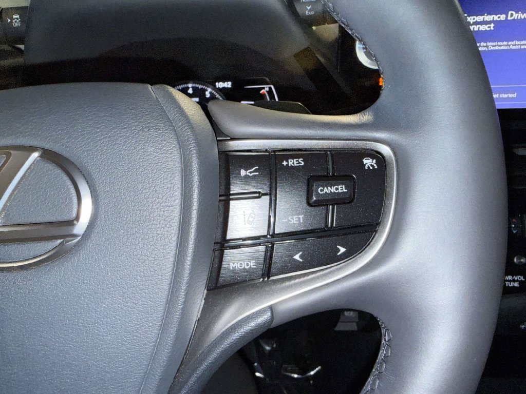 Used 2023 Lexus ES 350 w/ Premium Package FWD image 33