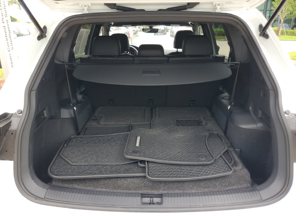 Used 2020 Volkswagen Tiguan SE R-Line FWD image 8