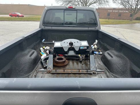 Used 2003 Ford F350 Lariat image 5