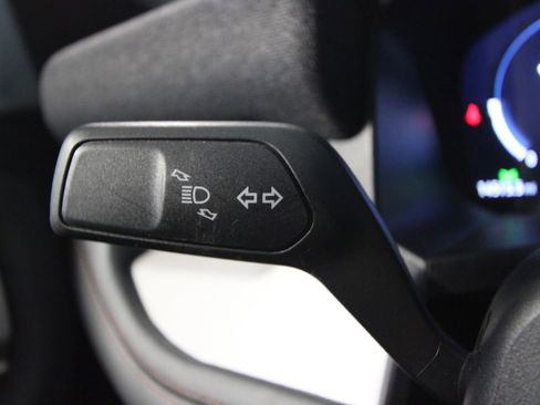 Used 2025 Ford Explorer Active image 12