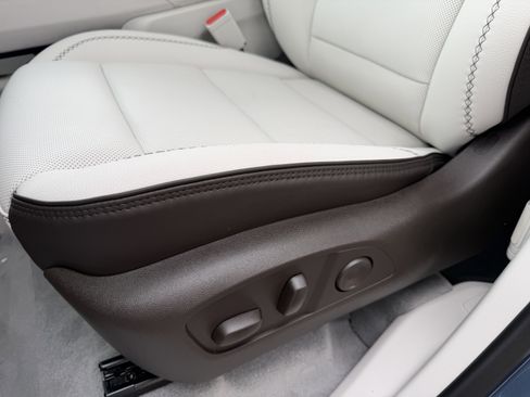 New 2026 GMC Acadia Denali w/ Super Cruise Package image 17