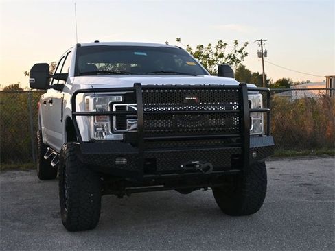 Used 2019 Ford F350 XLT w/ XLT Value Package image 3