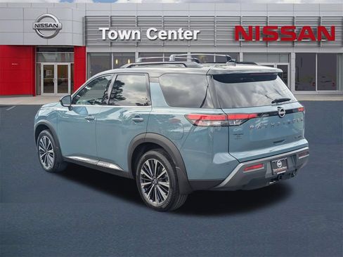 Certified 2026 Nissan Pathfinder Platinum w/ Cargo Package FWD image 5