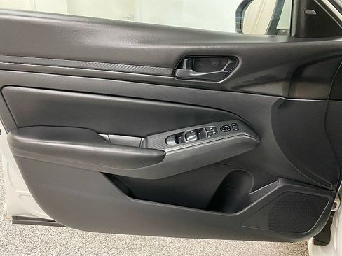 Used 2023 Nissan Altima 2.5 S image 9