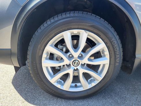 Used 2022 Nissan Rogue Sport SV image 15