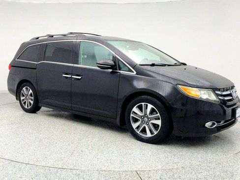 Used 2016 Honda Odyssey Touring Elite image 3