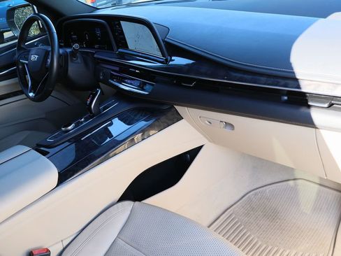 Used 2021 Cadillac Escalade Premium Luxury w/ Performance Package image 34