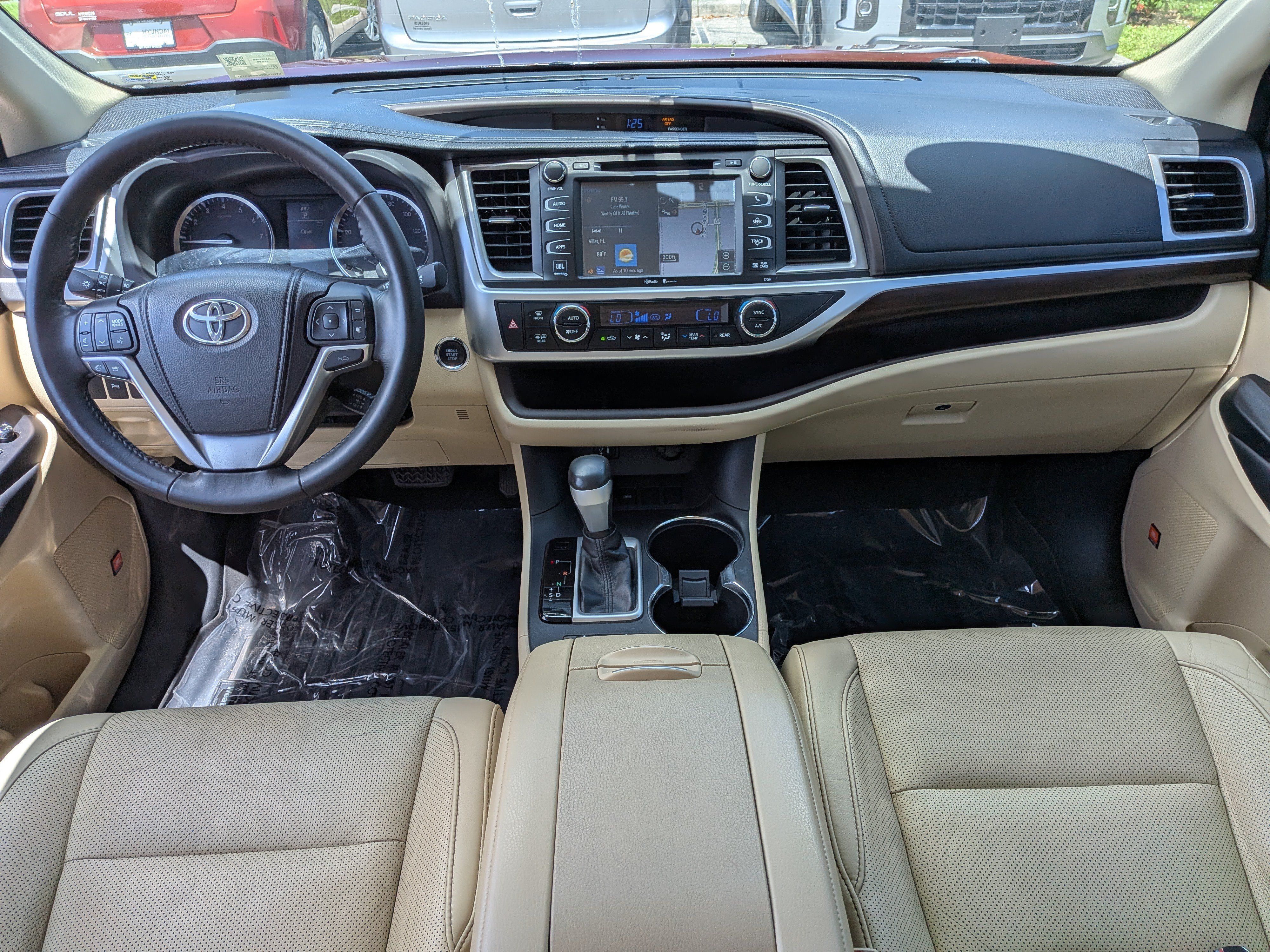 Used 2015 Toyota Highlander Limited w/ Driver Technology Package FWD image 17