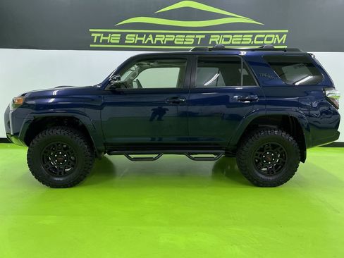 Used 2021 Toyota 4Runner TRD Off-Road Premium w/ Moonroof Package AWD/4WD image 6