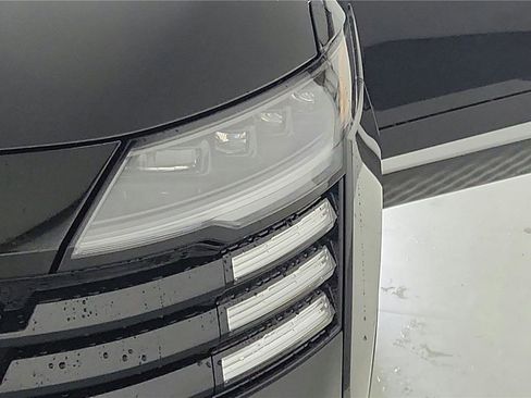 New 2026 Nissan Kicks SR w/ Cold Weather Package image 36