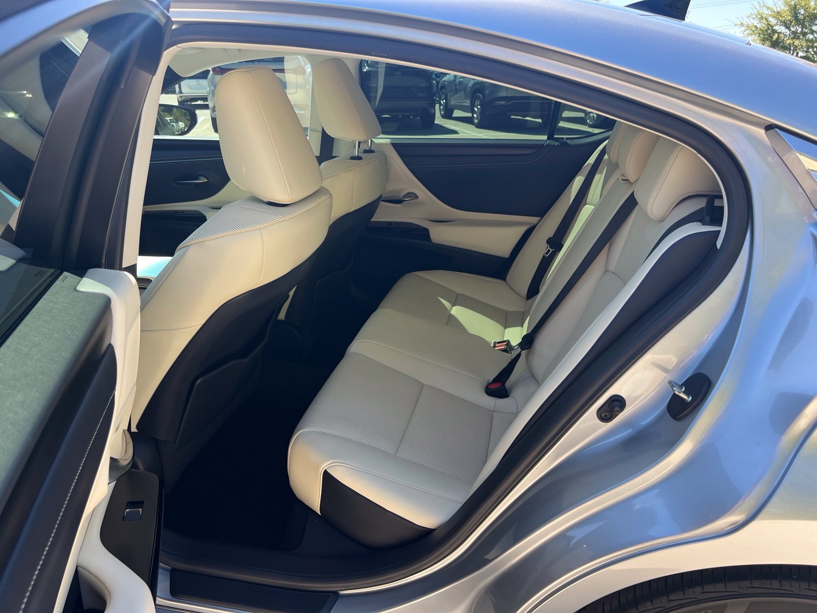 Used 2022 Lexus ES 350 w/ Premium Package FWD image 17