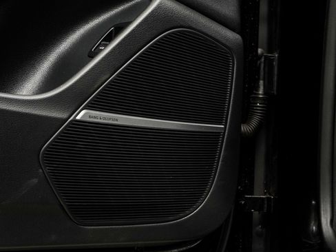 Used 2022 Audi Q8 Premium Plus w/ Premium Plus Package image 36