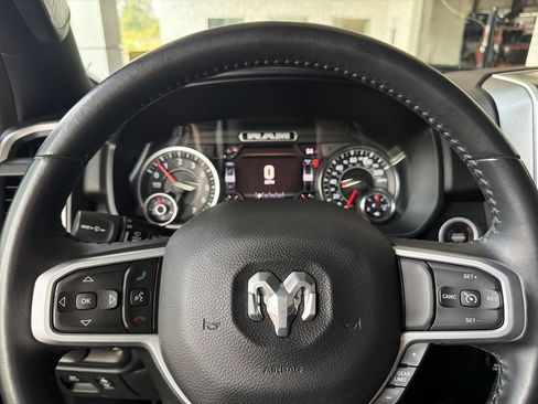 Used 2022 RAM 1500 Big Horn AWD/4WD image 12