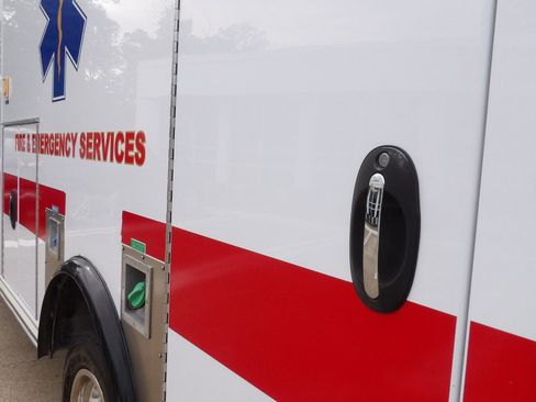 Used 2013 Ford F450 XLT w/ Ambulance Preparation Pkg RWD image 9