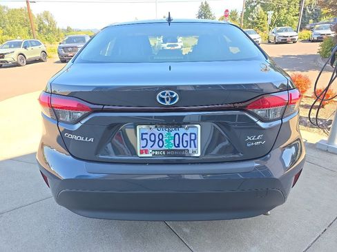 Used 2025 Toyota Corolla XLE image 5