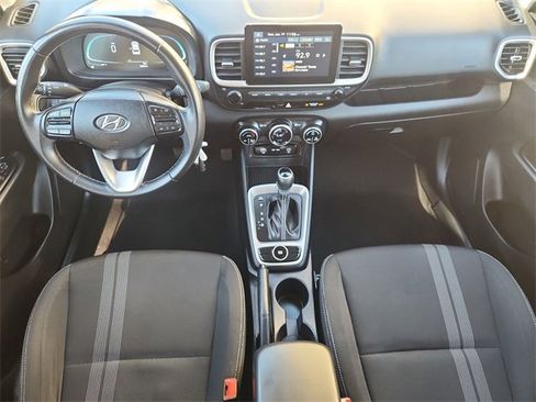 Used 2023 Hyundai Venue SEL image 19